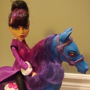 Monster High Headless Head Mistress Bloodgood and Nightmare